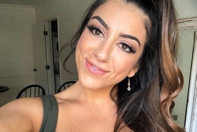 Lena The Plug Bio, Net Worth, Wiki, Videos, Photos, Age and New Upd.